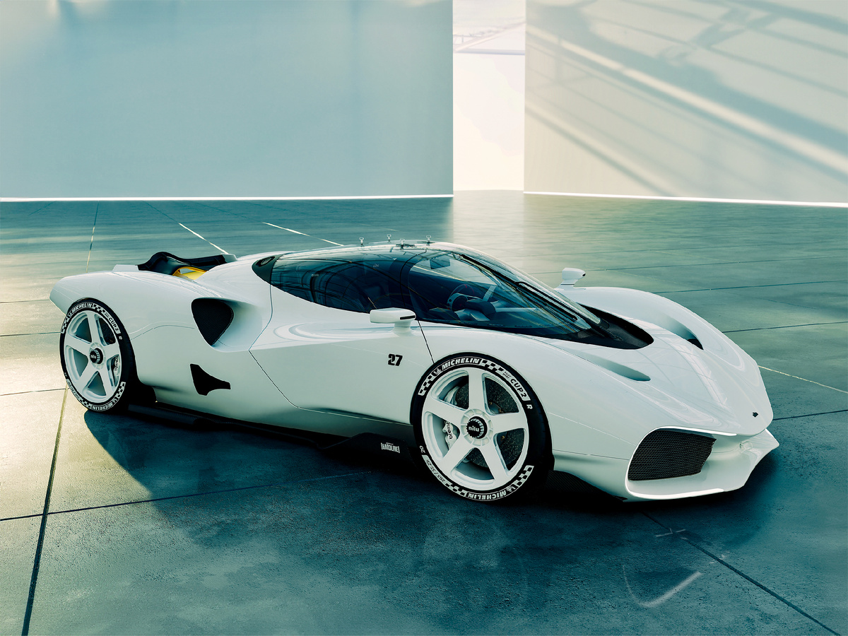 Viņš uzbūvēja savu radio vadāmo Lamborghini ar V12 dzinēju: īsts miniatūrs superauto!