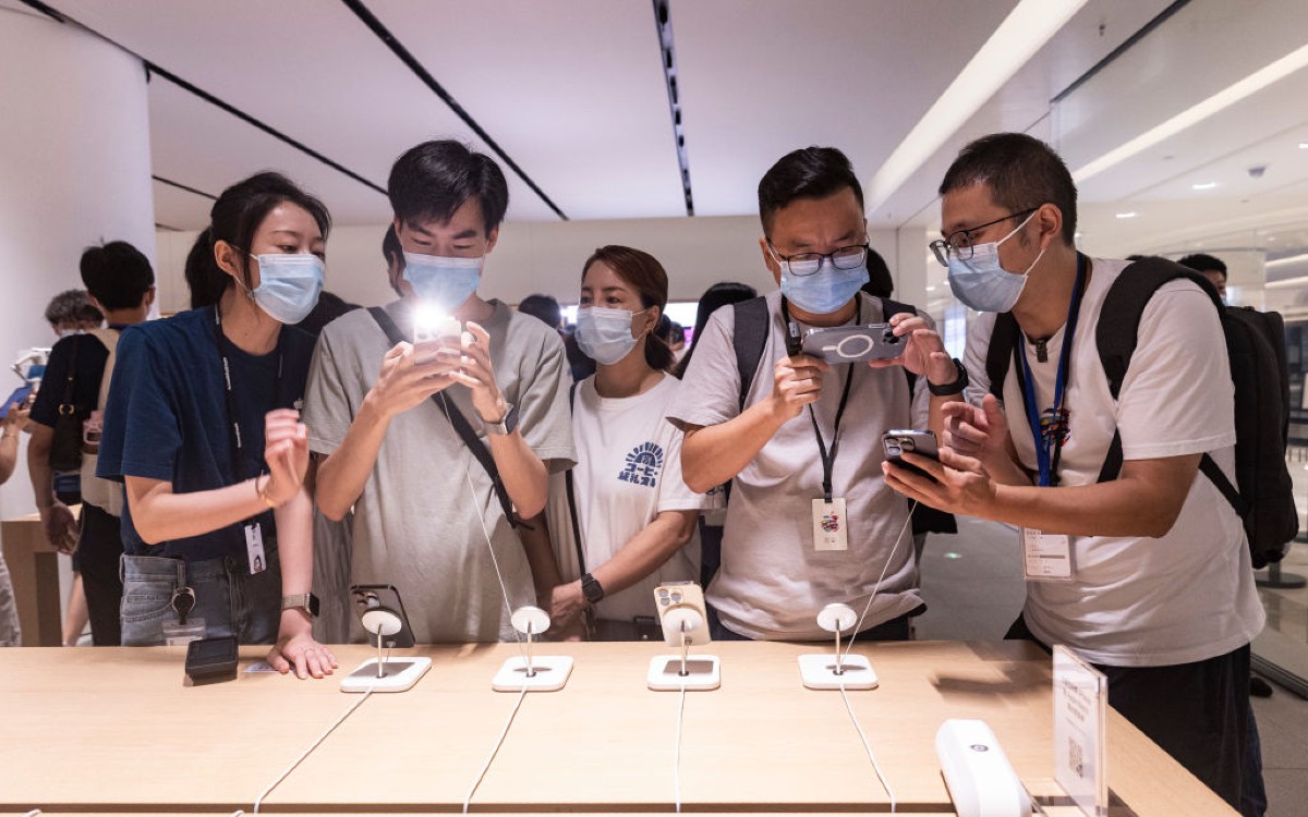 Nav nejaušība, ka Apple darbinieki pret jums izturas labi. Tā ir labi izstrādāta psiholoģiska stratēģija, kas sastāv no pieciem soļiem.