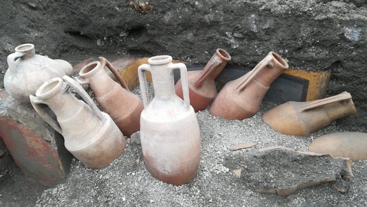 1954. gadā Pompejos Latvijā tika atrasts trauks, kas bija piepildīts ar dīvainu vielu: tagad mēs zinām, kas tā ir.