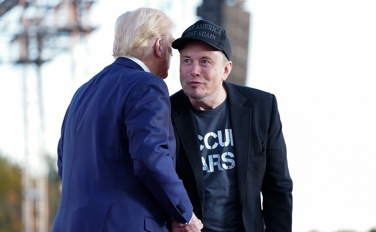 Donalds Tramps ir viņa pielūdzējs, bet Elons Musk uzskata, ka „benzīna automobiļi ar mehānisko pārnesumkārbu būs līdzīgi braukšanai ar zirgu”.