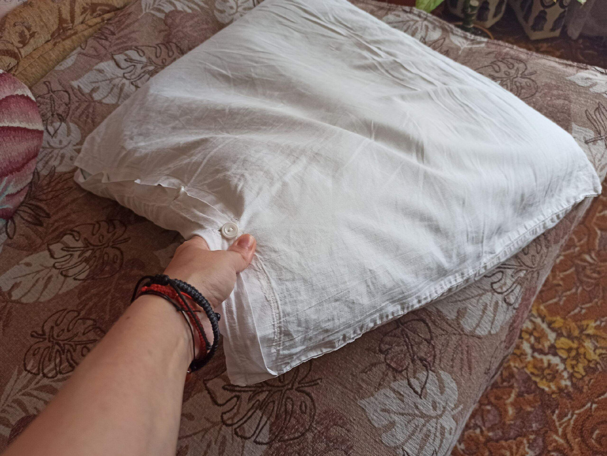 Pat vecas spilvenas smaržos pēc tīrības, ja ievērosiet šos noteikumus un atbrīvosieties no putekļiem, sviedriem un netīrumiem.